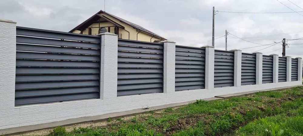 Garduri si porți stil jaluzea, sipca metalica, tabla cutata
