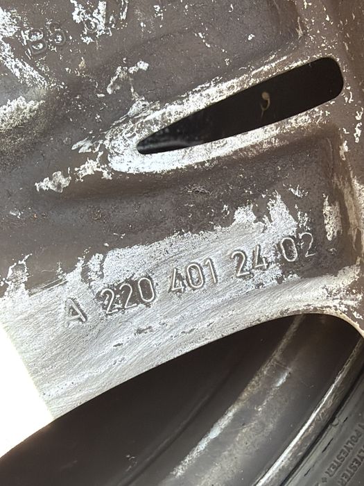 Janta aliaj cu anvelopa MercedesA2204012402