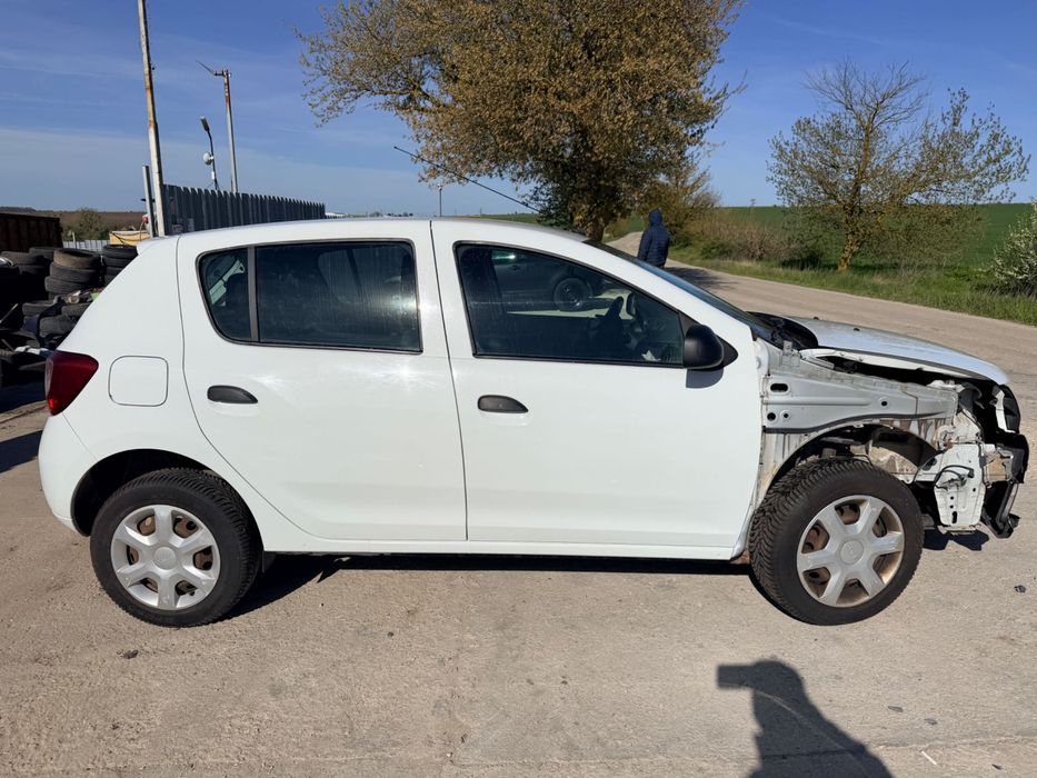 Dacia Sandero 2 1.2i двигател D4F732 5 ск кутия JH3360 73 кс 2017 152000 км Дачия Сандеро 1.2i engine D4F732 5 sp gearbox JH3360 73 hp 2018 г