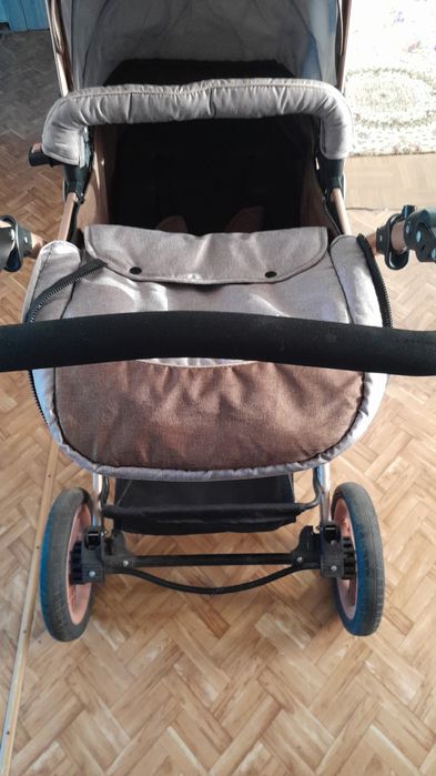 Срочно продам коляску зима- лето