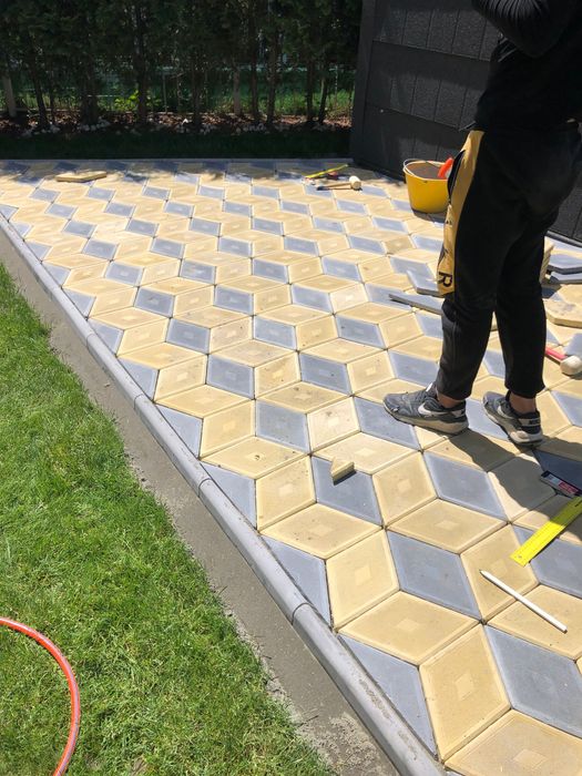 Pavaj borduri pavele pentru gradina si piscina. Montaj pavaj