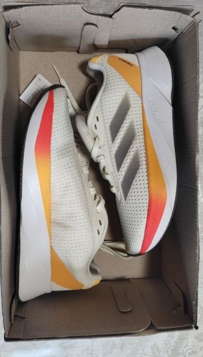 Чисто нови Adidas