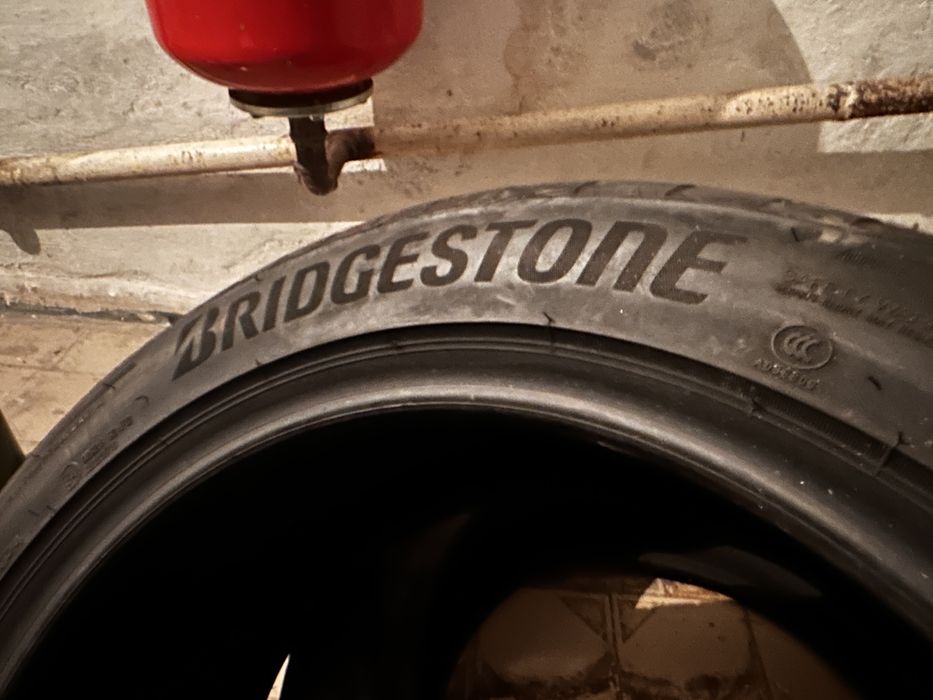 Шины Bridgestone 235 45 R18