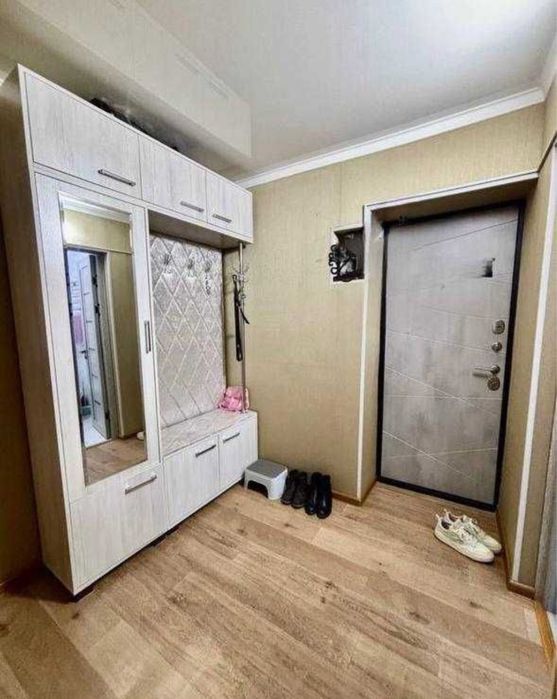 Массив Ялангач 3/2/4 кирпич 70м2 эко базар