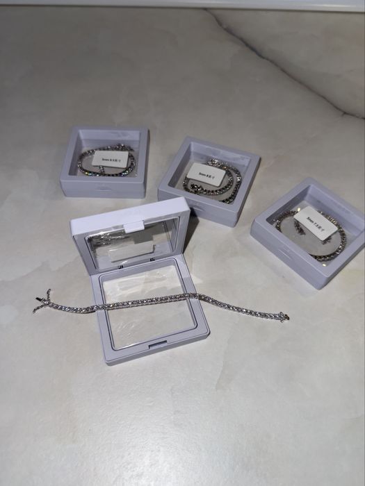 Серебрянный браслет с муассанитами