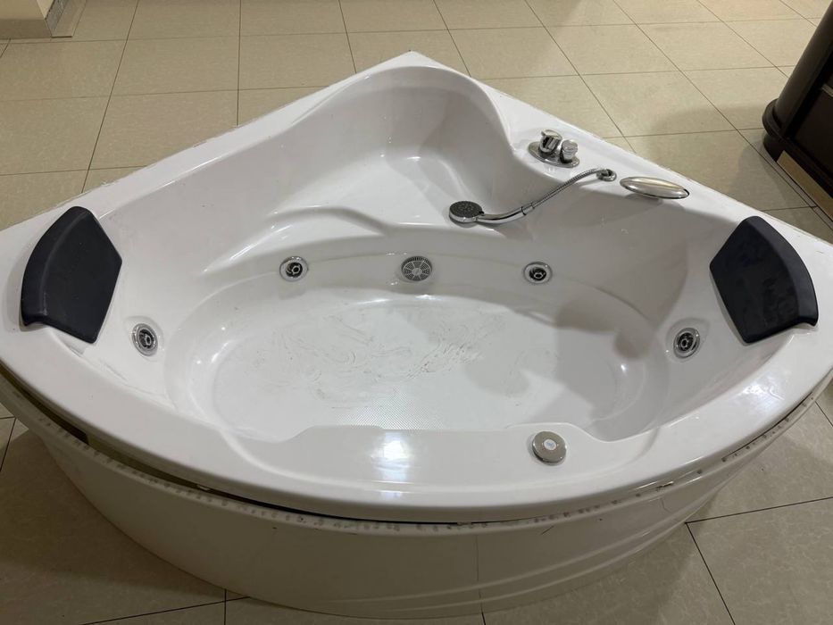Джакузи сотилади.
