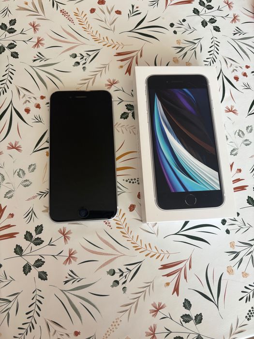 Iphone SE 2020- White -Като нов-без драскотини