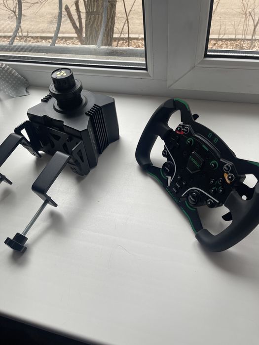 Moza r5 + Moza ES Formula Wheel Mod