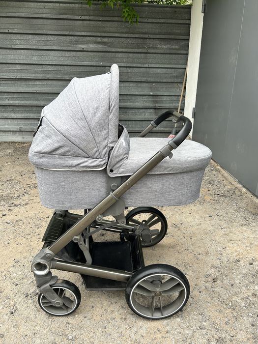 Продам детскую коляску