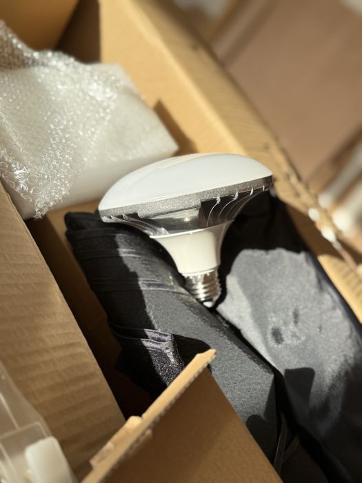 2 Seturi lumini studio! Plus trepied foto-video