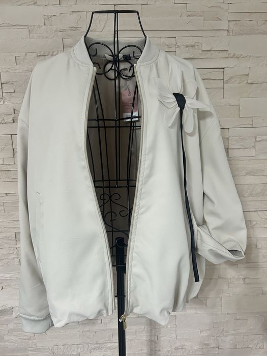 Bomber Esmera, crem, superb.