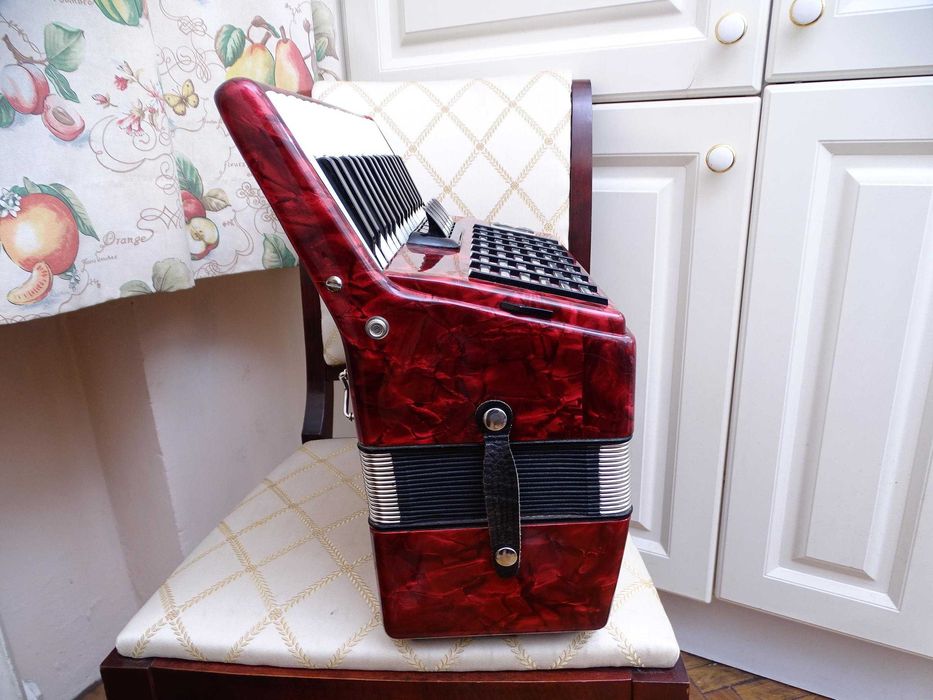 Акордеон Велтмайстер Стела 60 баса