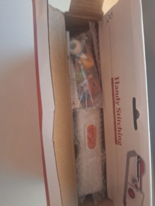 Masina de cusut portabilă