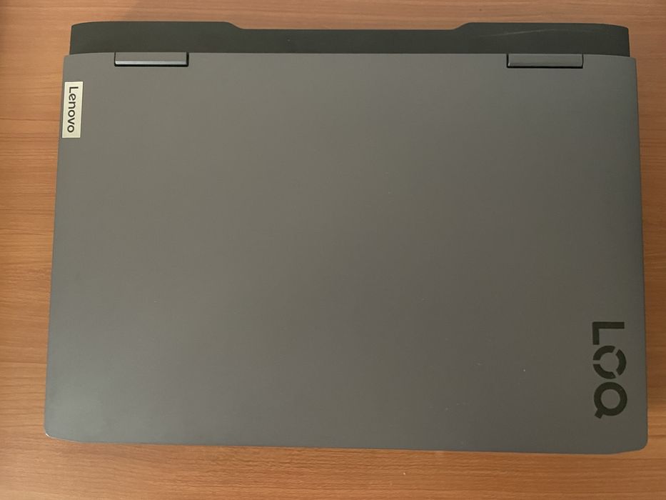 Leptop Lenovo 15IRH8