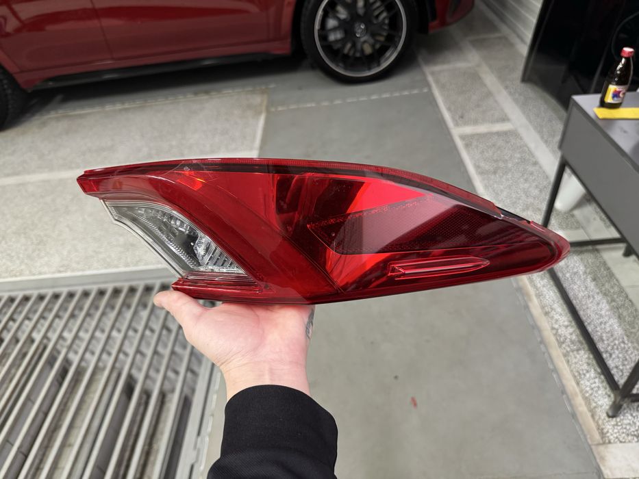 Задняя фара камри 80