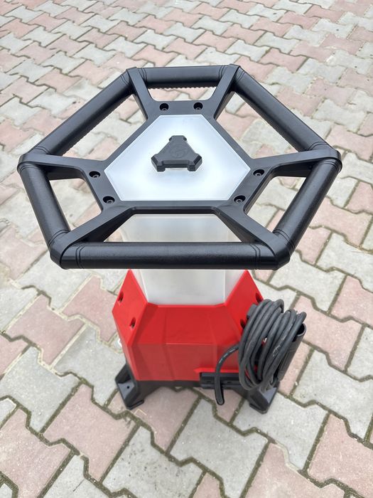Lampa de santier Milwaukee M18 ONESLDP Proiector Lanterna