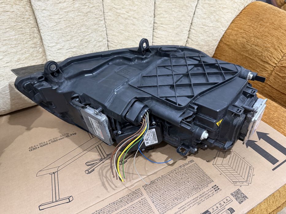 Faruri, Far stanga / Far dreapta VW Touareg 2014-2018