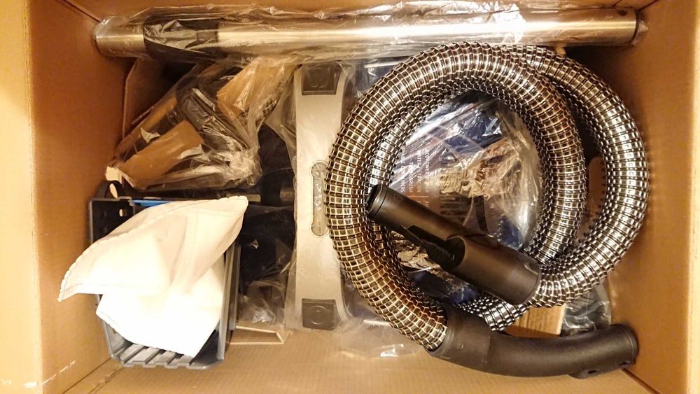 Прахосмукачка с воден и въздушен филтър Zelmer Aquos / Bosch