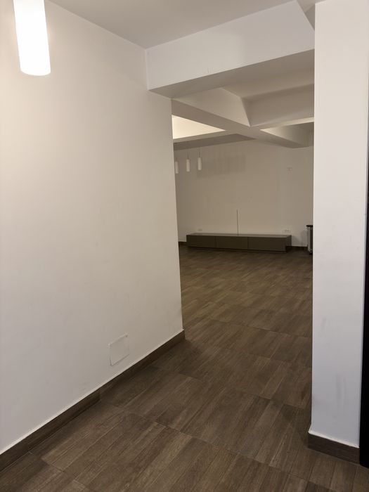 Inchiriere apartament 5 camere