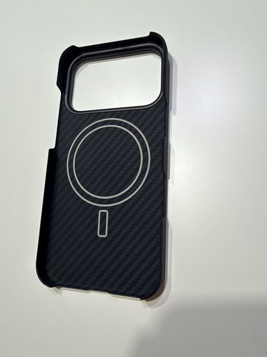 Husa Fibra Carbon Iphone 17 pro MOUS