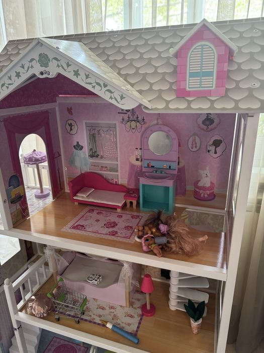 Продам кукольный домик