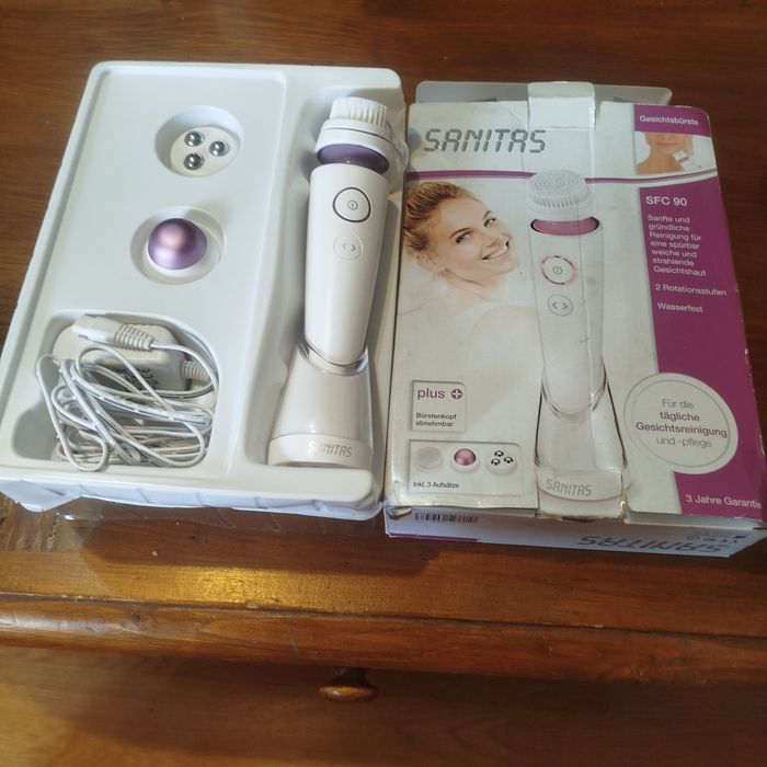 De vânzare perie de curățare faciala marca Sanitas