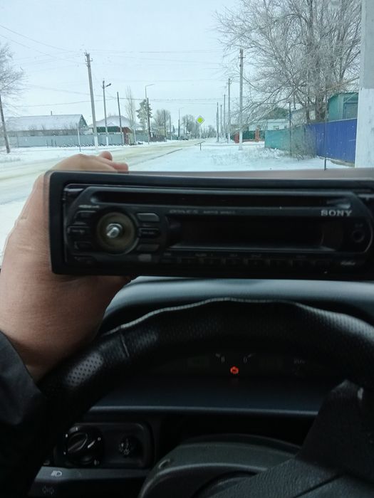 Продам оригинал сони магнитолу срочно