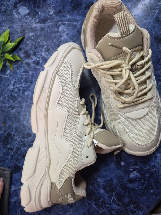 Кроссовки летние,дышащие