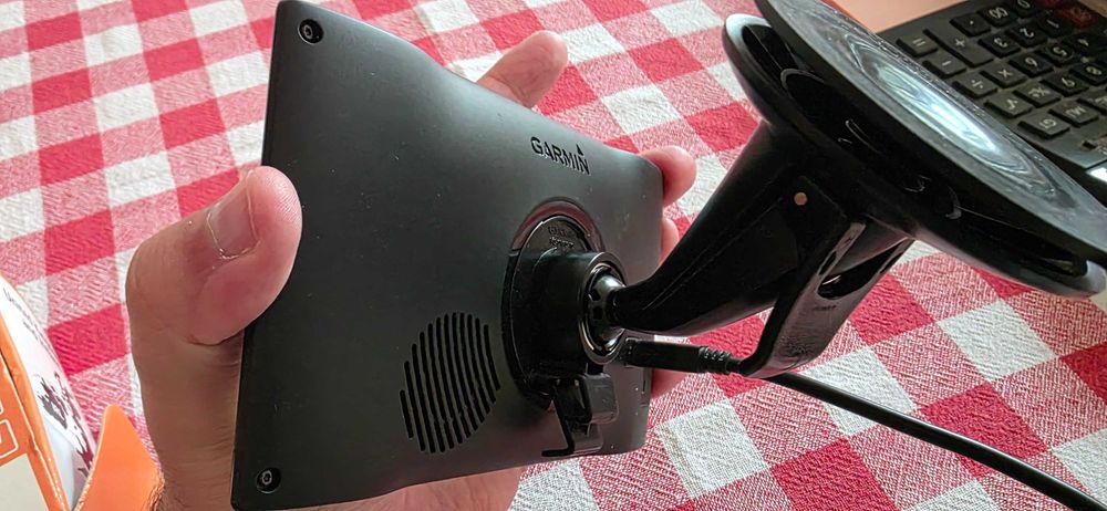 Навигация Garmin Nuvi 65 6 инча най-новите карти за цяла Европа и Турция пълен комплект