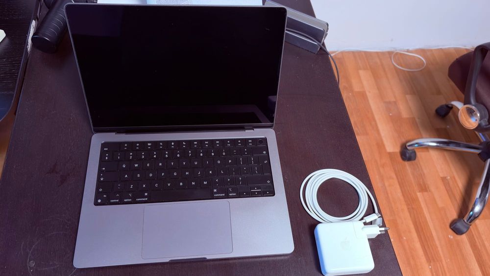 2021 MacBook Pro M1 Pro 512GB 16GB RAM