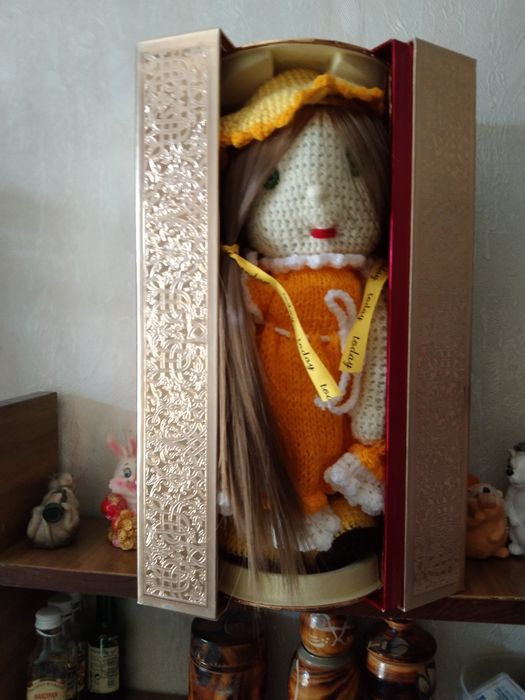 Интерьерная кукла в подарочной коробке