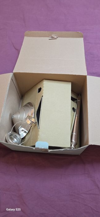 Ношна лампа работи със свещт