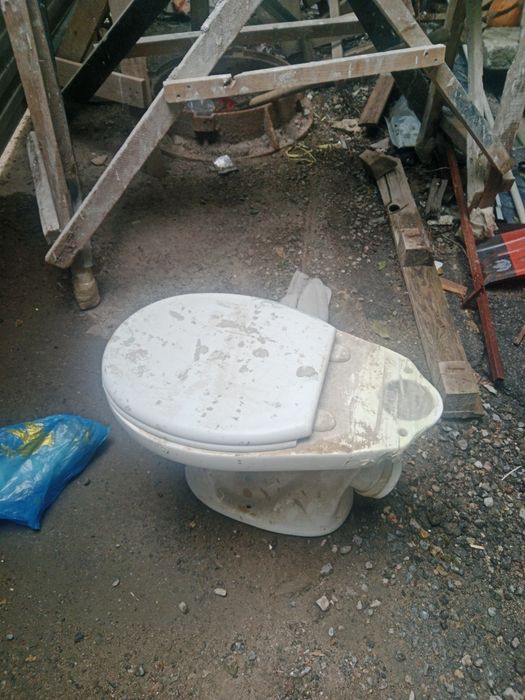 Унитаз без бочка для стройки