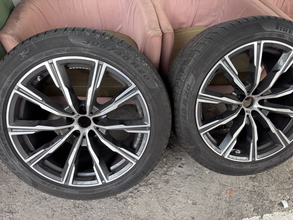 2 Roti de iarna bmw X5, 305/40/R20