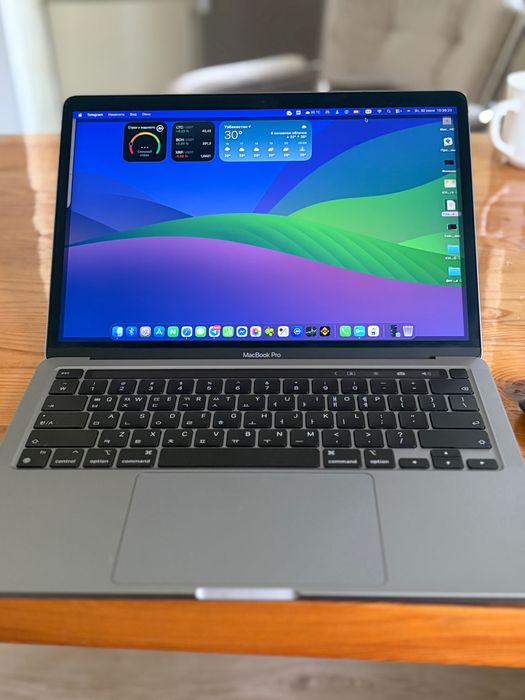 Macbook pro m1 13inch 8/256 +magic mouse2