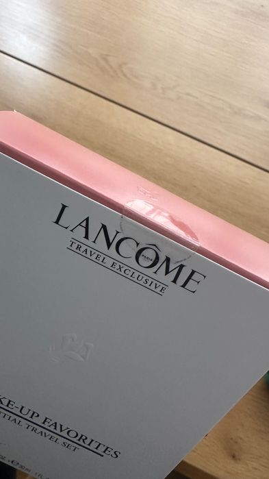 Комплект Lancôme. Пътен комплект: спирала, червило, молив, дегримьо
