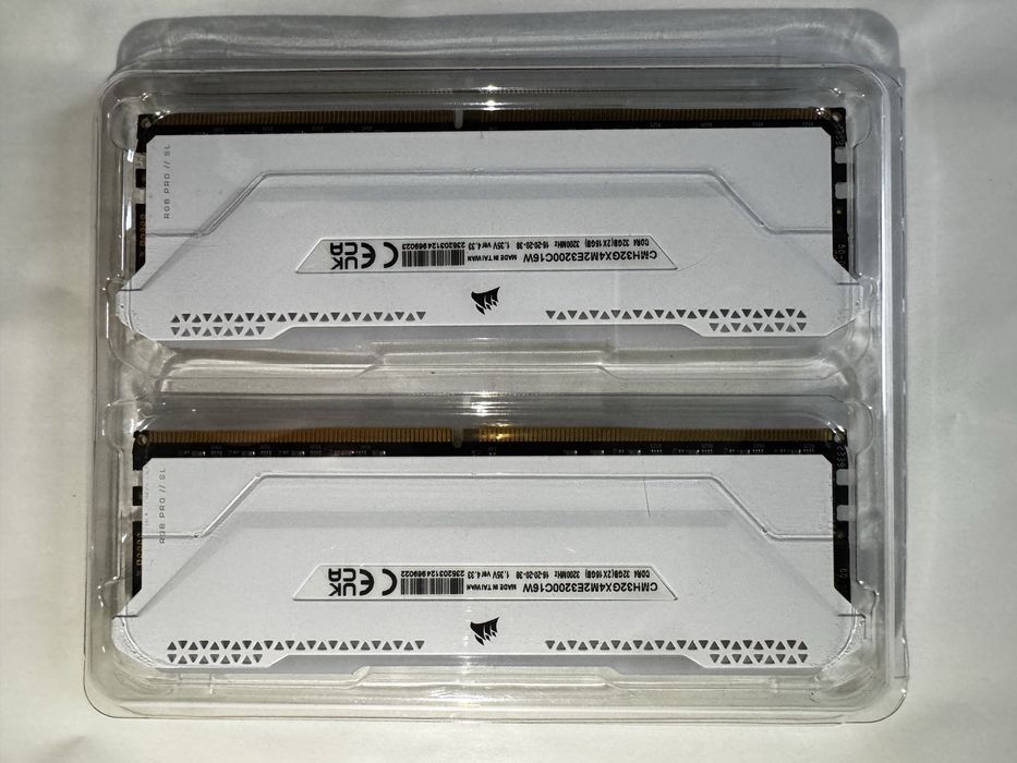 Memorii ram ddr4 3200 3600mhz 32gb  corsair 2x 16gb