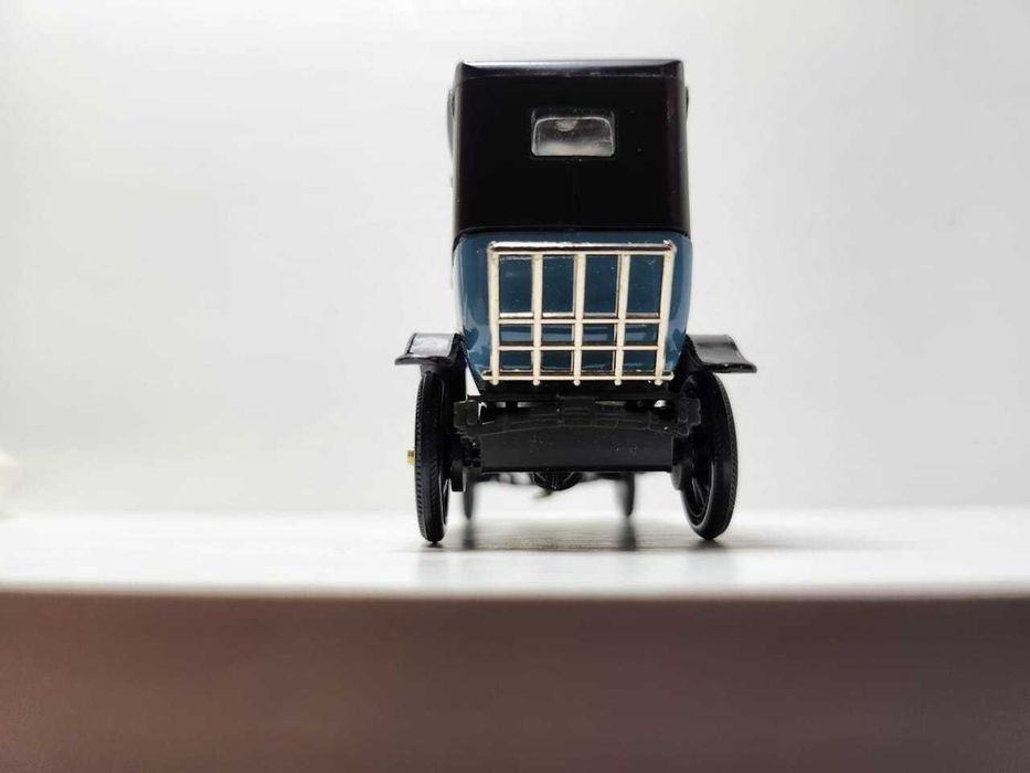 Модели России и СССР "Саратов" 1:43