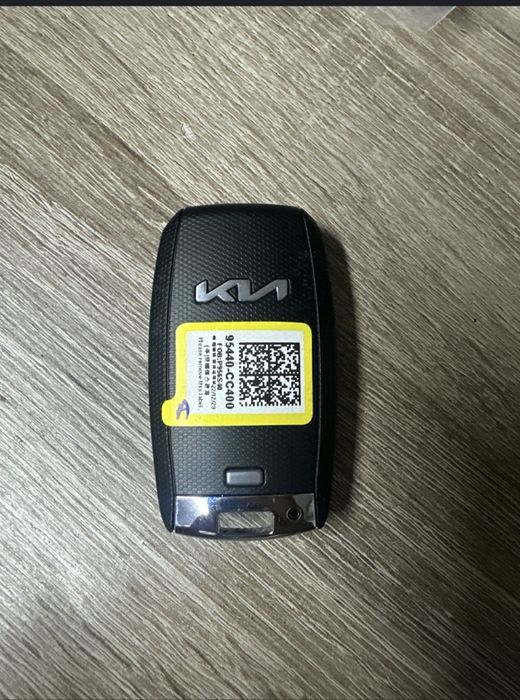 KIA sonet pult bor kimga kerak