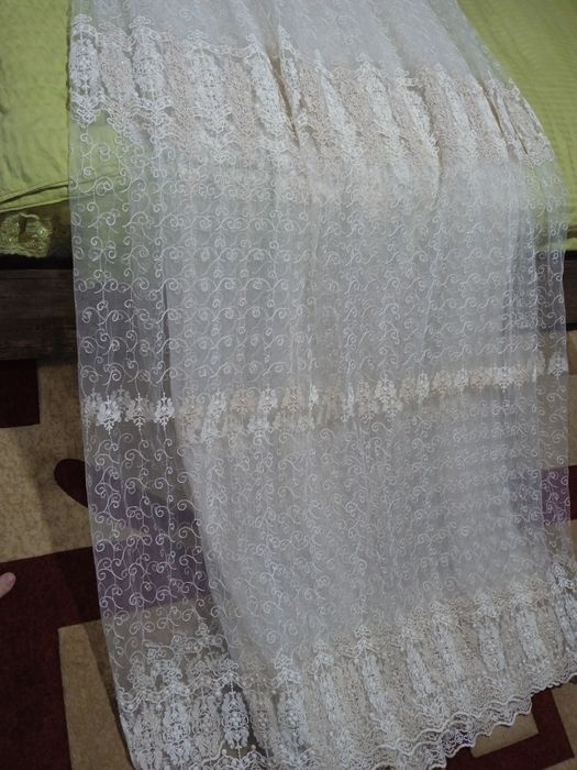 Srochna parda sotiladi