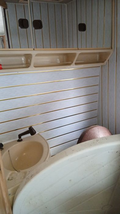 Продавам кемпер пежо 290В