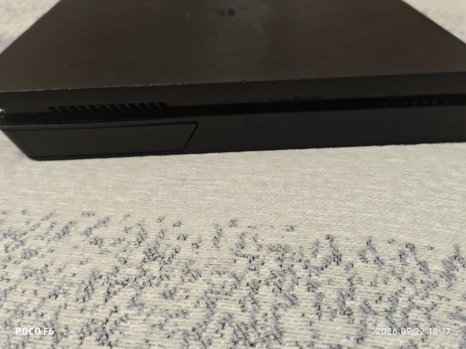 Playstation 4 slim