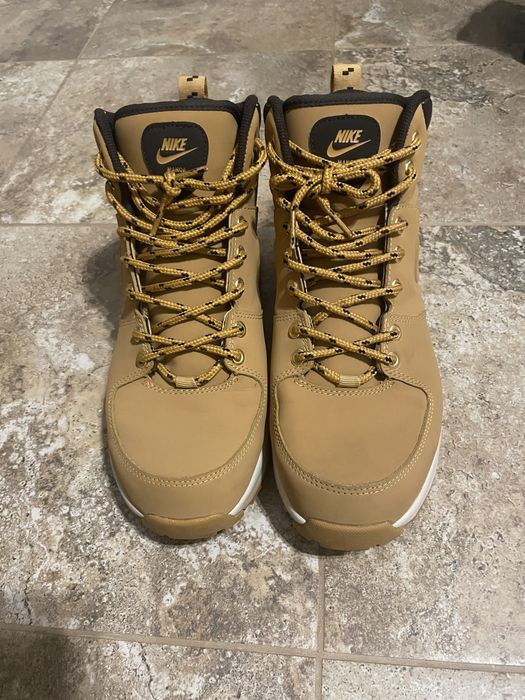 Ghete nike manoa noi!