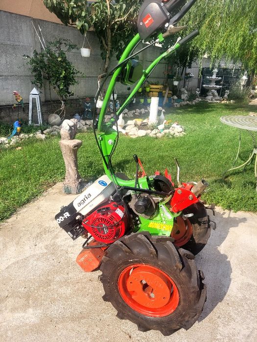 Motocultor cu plug