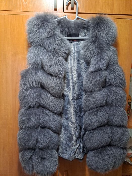 Желет меховой серый