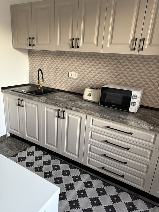 Inchiriez apartament o camera nou , alfa , arad !