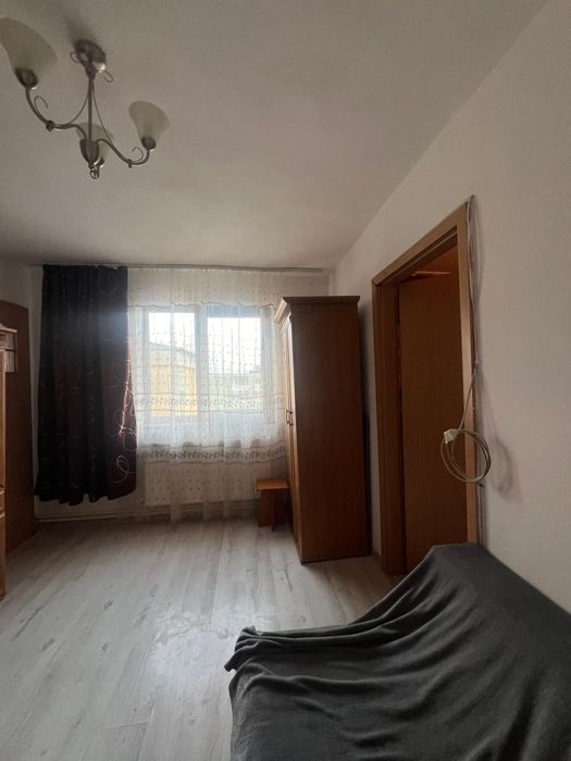 Apartament semidecomandat