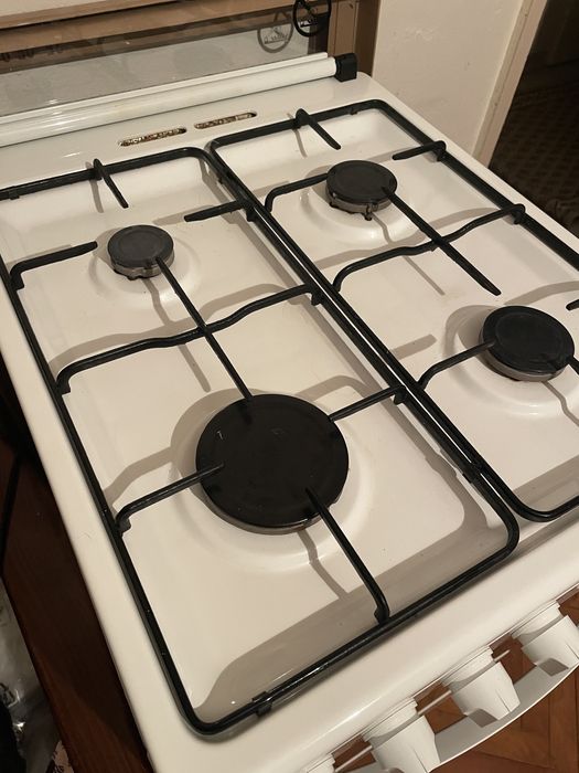 De vânzare aragaz pe gaz Zanussi