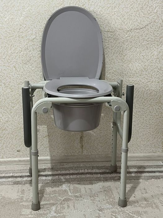 Санитарный стул туалет