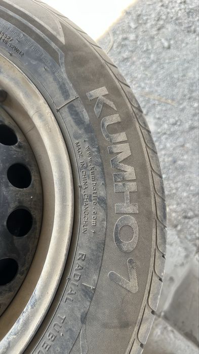 Срочно продам шины Kumho с дисками R15